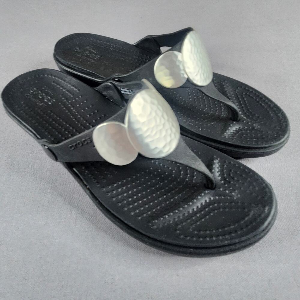 Crocs Comfort Sanrah sandals black sz W9 silver medallions 2-inch platform heels
